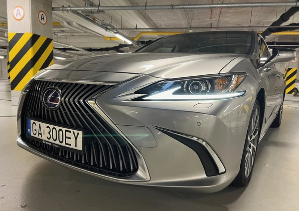 Lexus ES cena 135000 przebieg: 47000, rok produkcji 2019 z Wrocław małe 667